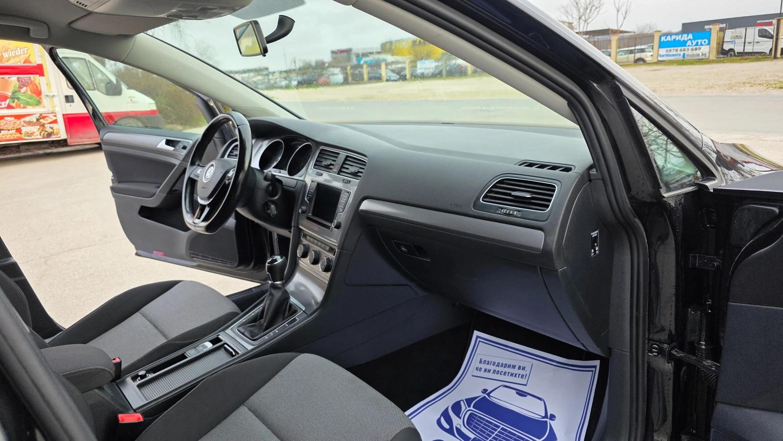 VW Golf КАТО ЧИСТО НОВА, снимка 13 - Автомобили и джипове - 55579571