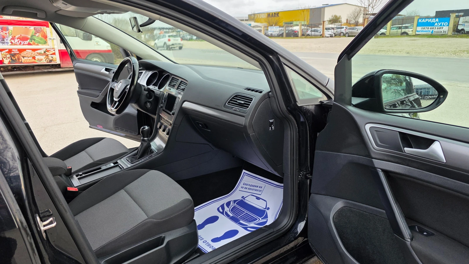 VW Golf КАТО ЧИСТО НОВА, снимка 12 - Автомобили и джипове - 55579571