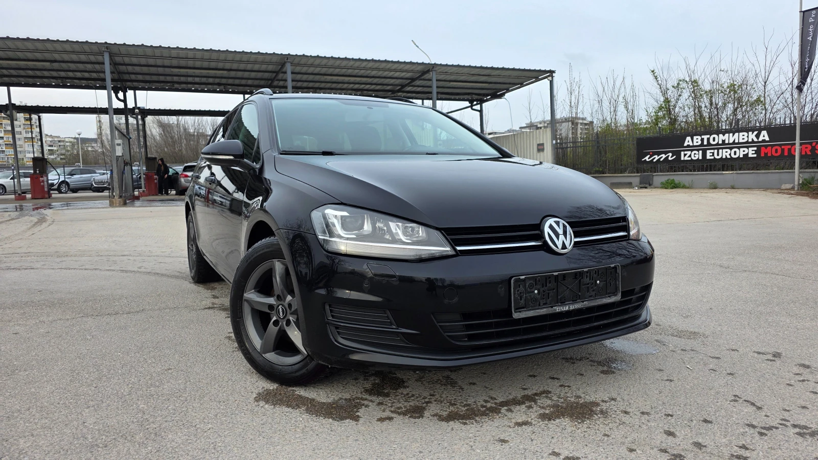 VW Golf КАТО ЧИСТО НОВА, снимка 3 - Автомобили и джипове - 55579571