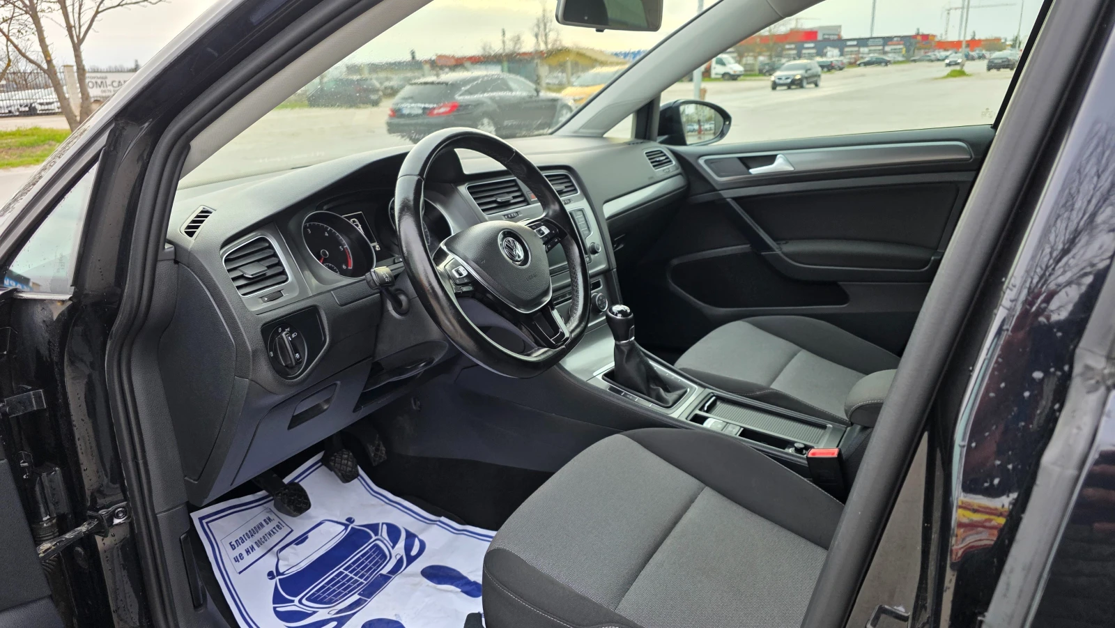 VW Golf КАТО ЧИСТО НОВА, снимка 8 - Автомобили и джипове - 55579571