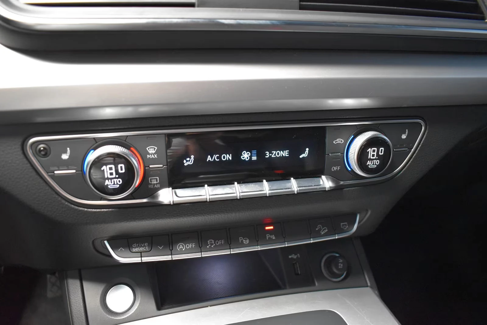 Audi 90 50TDI/286HP/QUTTRO/S-LINE/360/LED/PANO/782z, снимка 13 - Автомобили и джипове - 55691732
