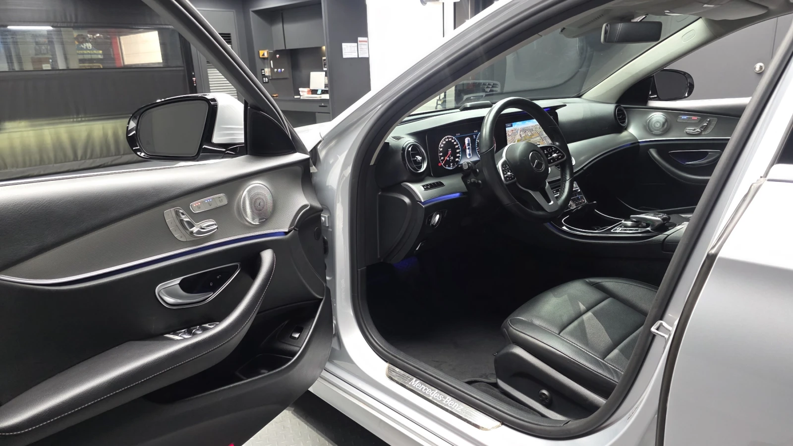 Mercedes-Benz E 300 ��. ��������* HUD* 360* BLIND SPOT* ������ ���� | Mobile.bg � ����������� 10