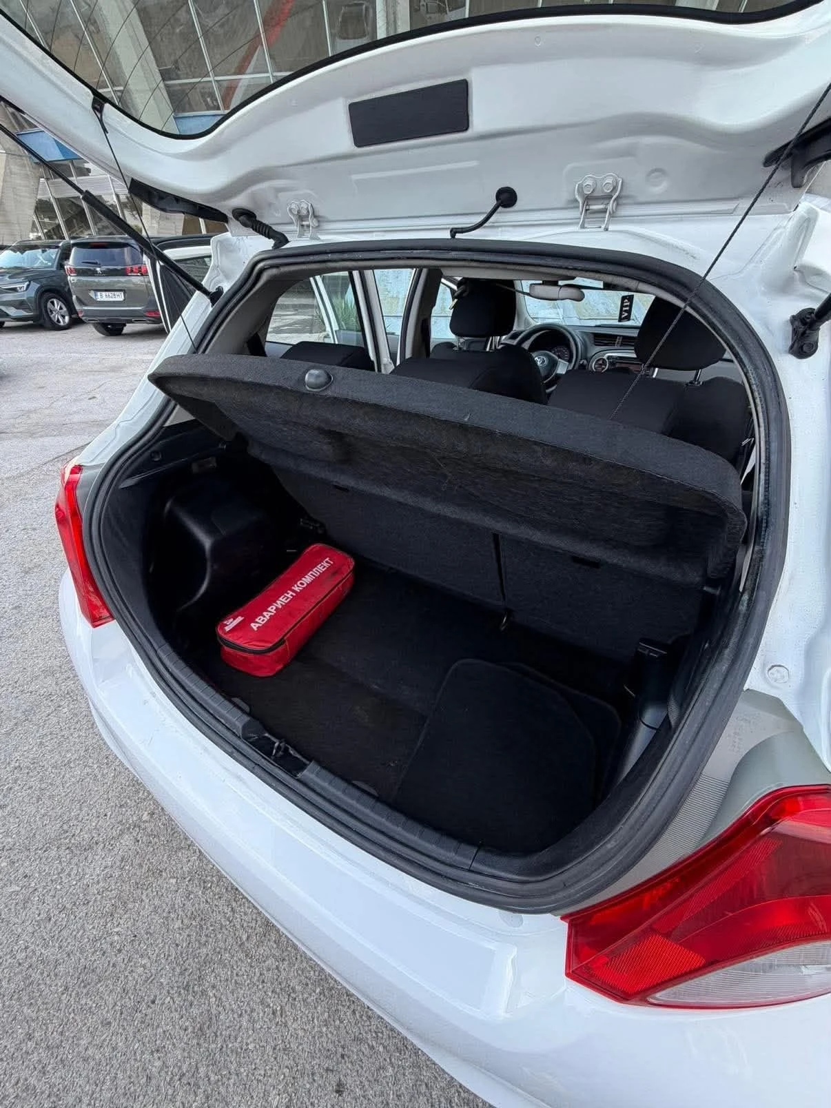 Toyota Yaris, снимка 10 - Автомобили и джипове - 56119906