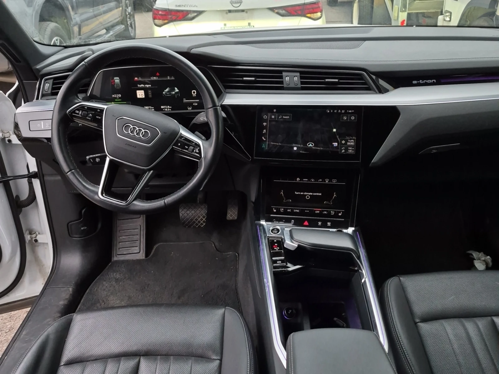 Audi E-Tron Quattro Technik / 360 /HUD / Лизинг, снимка 10 - Автомобили и джипове - 56315645