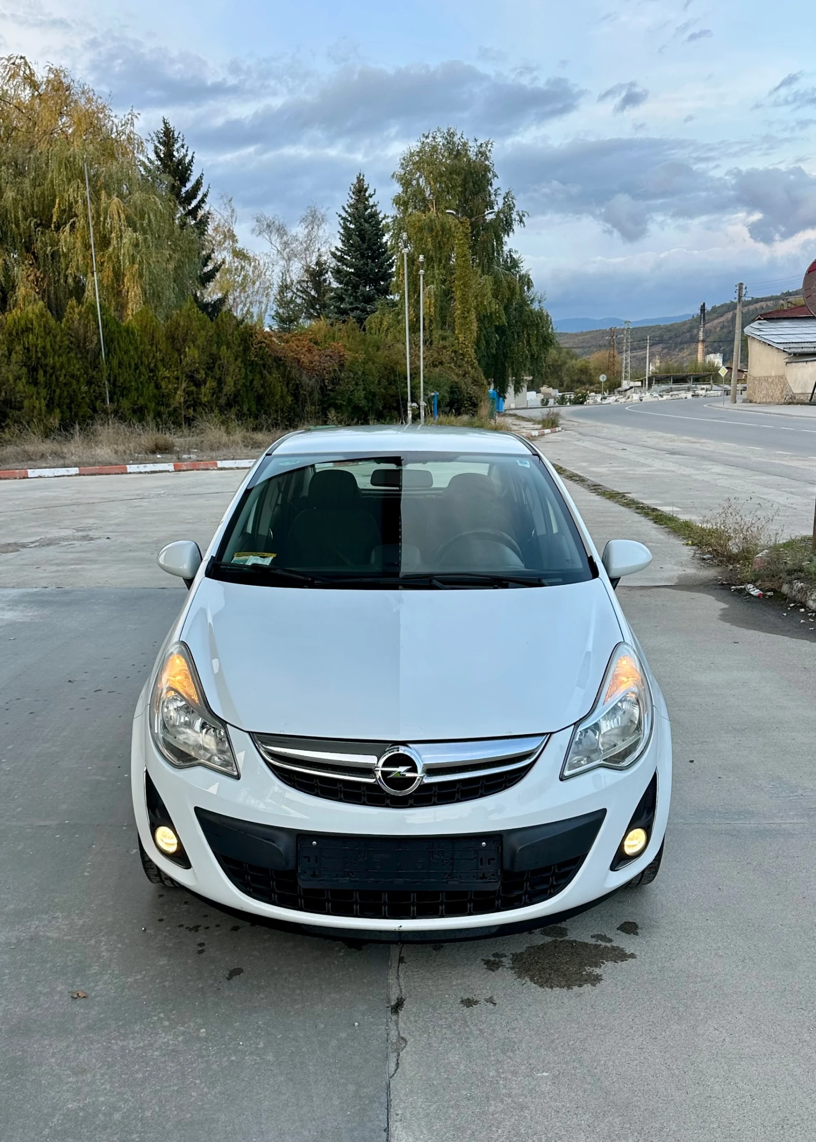 Opel Astra 1.3i Facelift, снимка 2 - Автомобили и джипове - 56548131