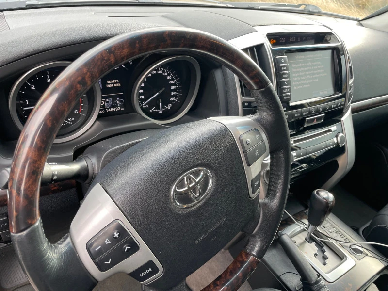 Toyota Land cruiser 200, снимка 5 - Автомобили и джипове - 46891312