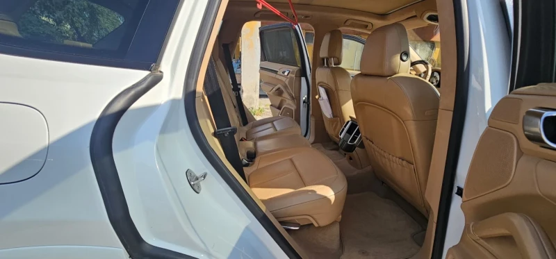 Porsche Cayenne 4.2 S Dizel, снимка 15 - Автомобили и джипове - 50681664