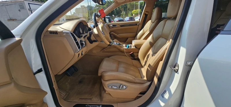 Porsche Cayenne 4.2 S Dizel, снимка 14 - Автомобили и джипове - 50681664