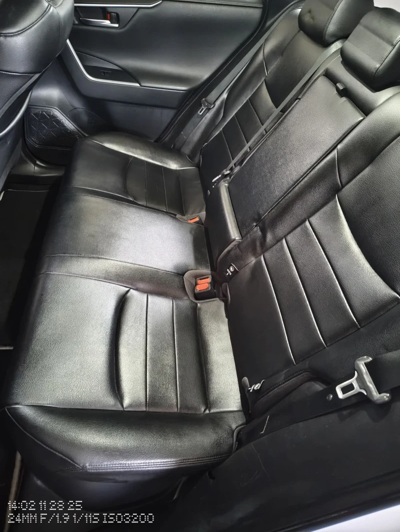 Toyota Rav4 Hybrid Led Swiss, снимка 15 - Автомобили и джипове - 52583084