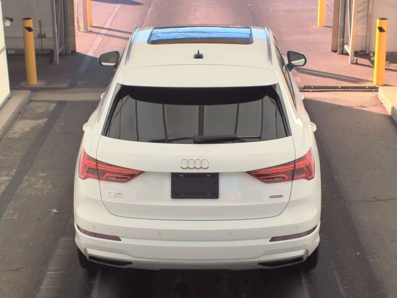 Audi Q3 2.0T Premium, снимка 5 - Автомобили и джипове - 52664457