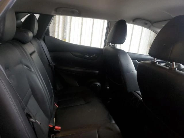 Nissan Rogue SPORT S  - изображение 9