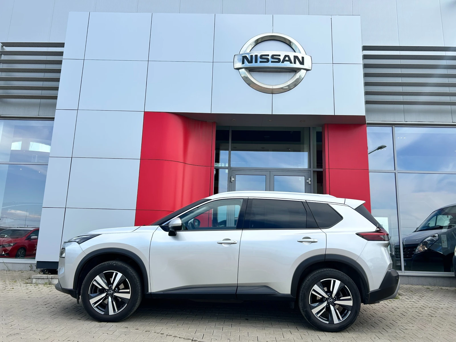 Nissan X-trail 1.5 DDT N-Connecta A/T - изображение 2