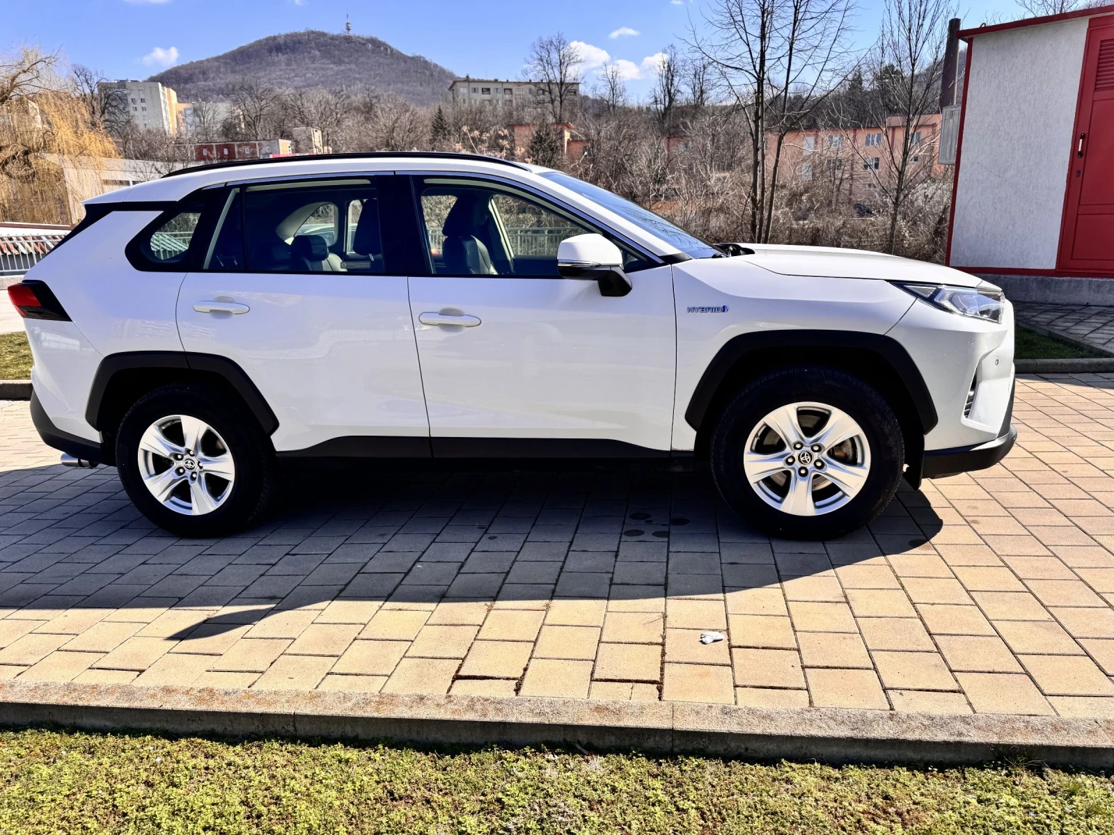 Toyota Rav4 Led, Дистроник, Следене Ленти, Мъртва точка, Кожа, снимка 4 - Автомобили и джипове - 53389689