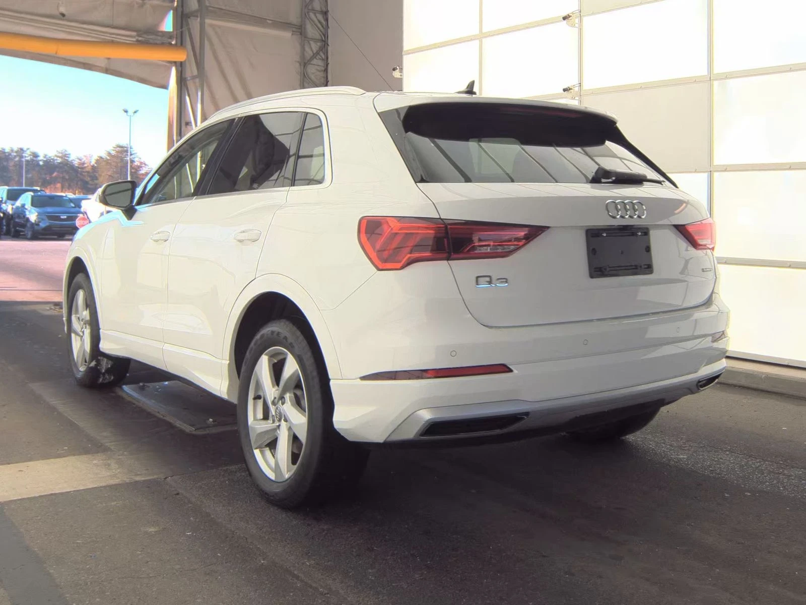 Audi Q3 2.0T Premium - изображение 6