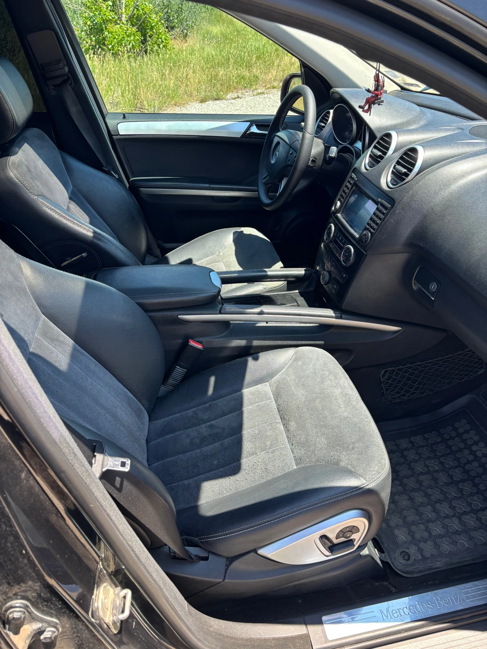 Mercedes-Benz ML 500 W164 /ГАЗ/306к.с./Въздух/Off-Road Pack, снимка 11 - Автомобили и джипове - 54913423