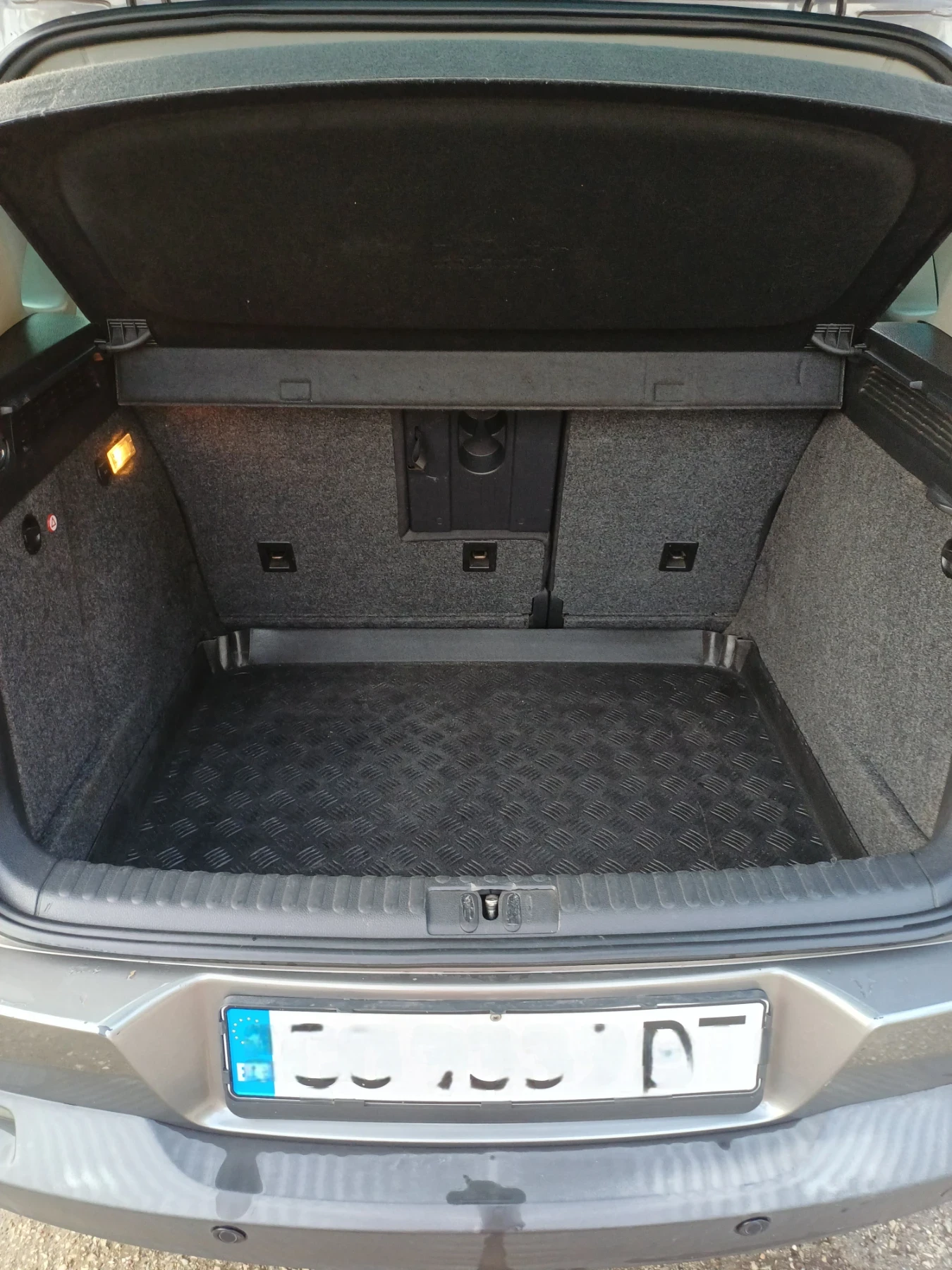 VW Tiguan, снимка 10 - Автомобили и джипове - 56294719