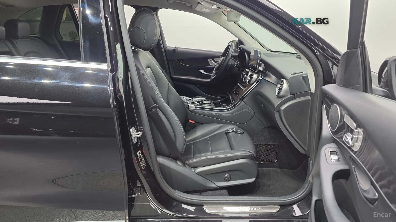 Mercedes-Benz GLC 300 4MATIC* КОЖА* ПОДГРЕВ* НАВИ* КАМЕРА, снимка 16 - Автомобили и джипове - 56009607