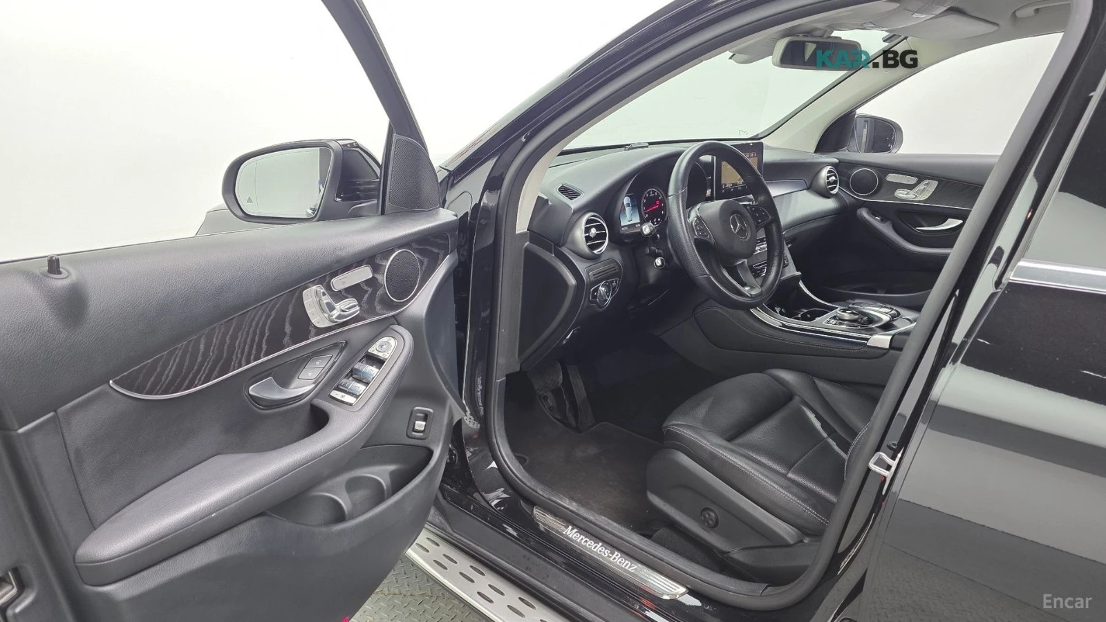 Mercedes-Benz GLC 300 4MATIC* КОЖА* ПОДГРЕВ* НАВИ* КАМЕРА, снимка 8 - Автомобили и джипове - 56009607
