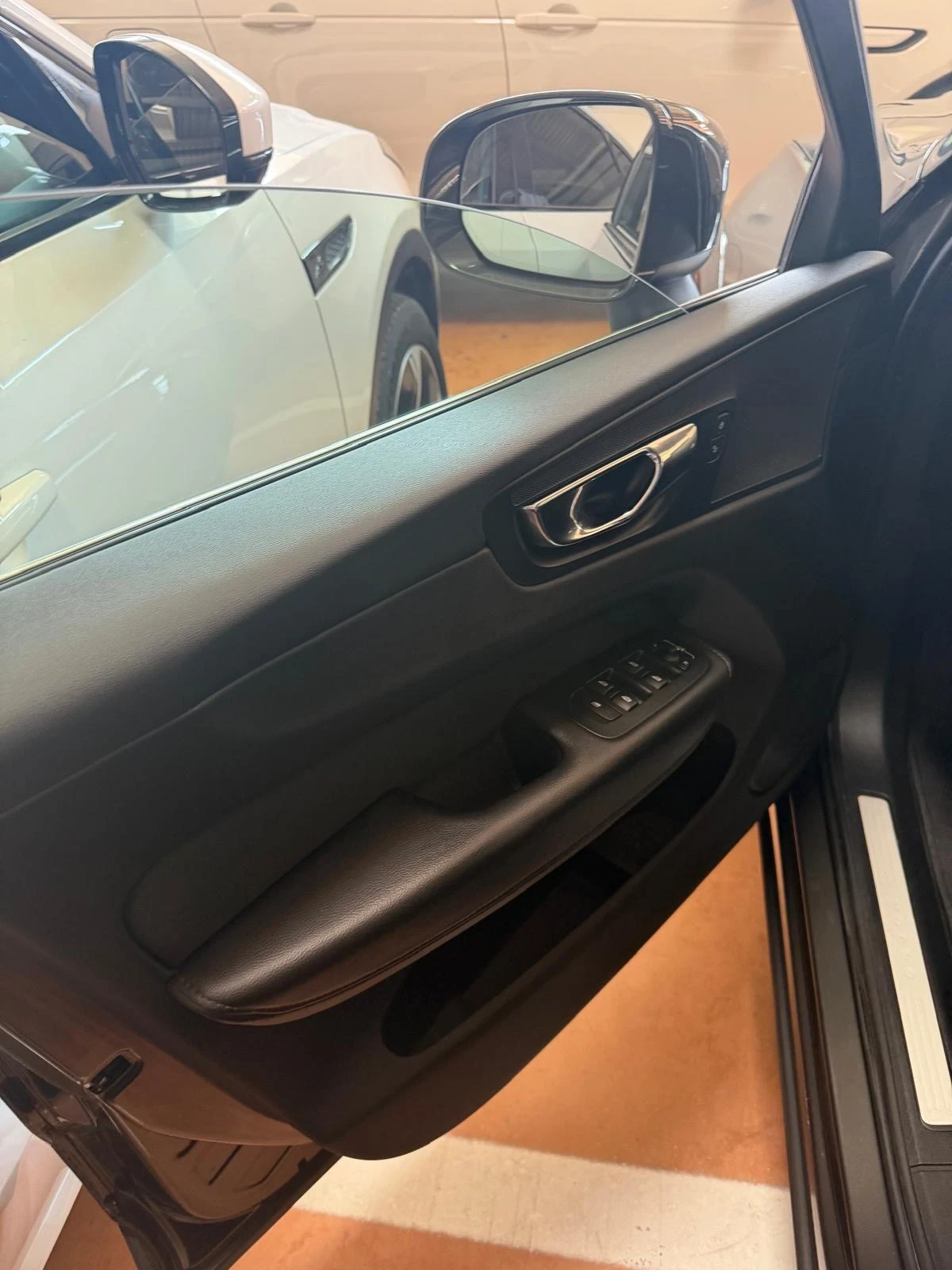 Volvo XC60 4x4 AVTOMAT 190 К.С, снимка 6 - Автомобили и джипове - 56243882