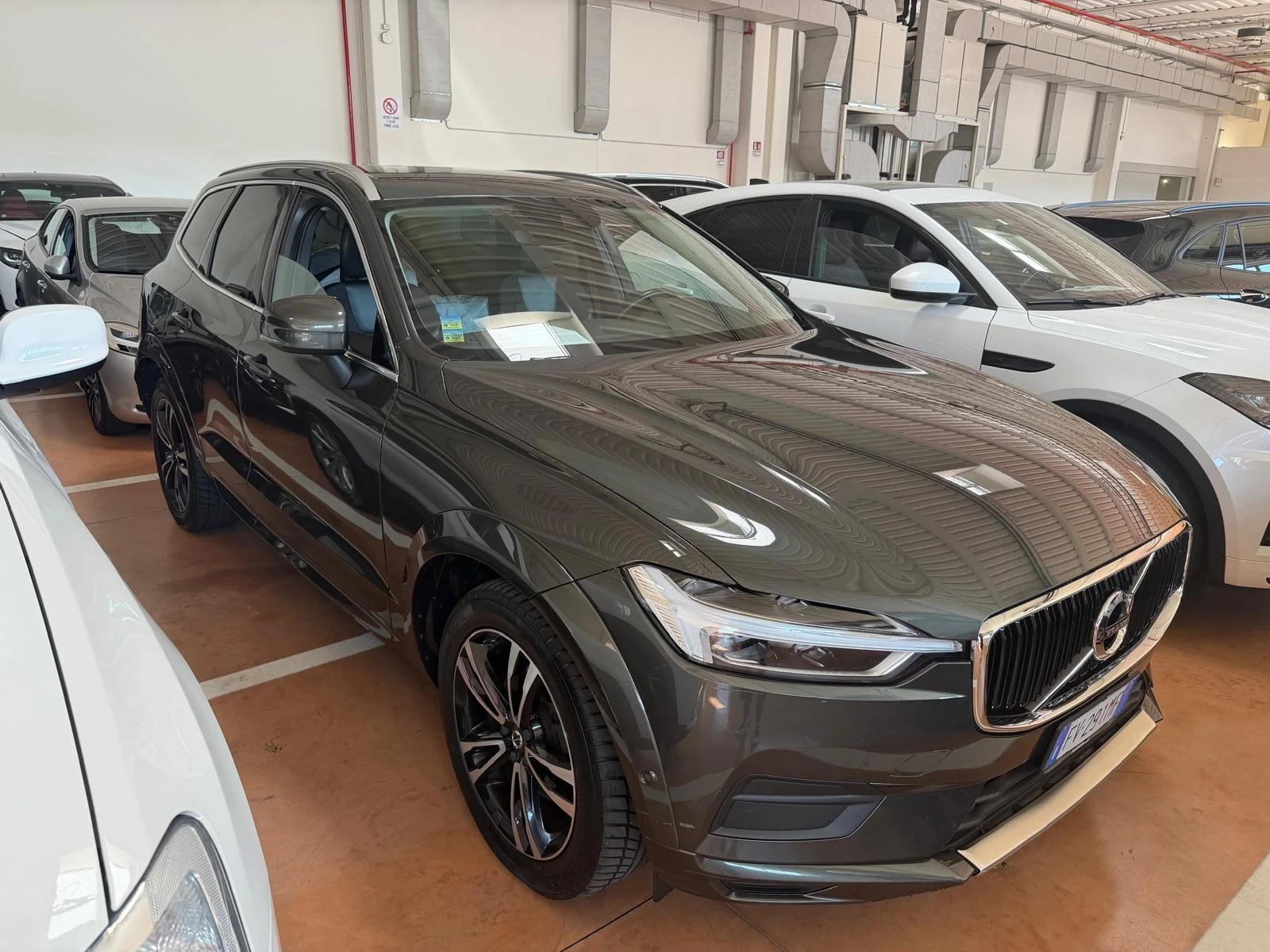 Volvo XC60 4x4 AVTOMAT 190 К.С, снимка 2 - Автомобили и джипове - 56243882