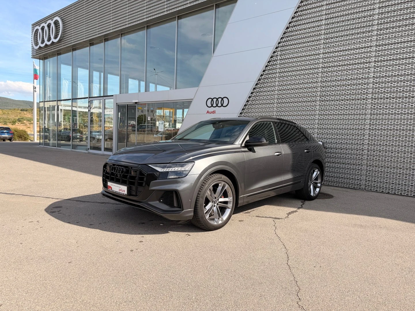 Audi SQ8, снимка 6 - Автомобили и джипове - 56421915