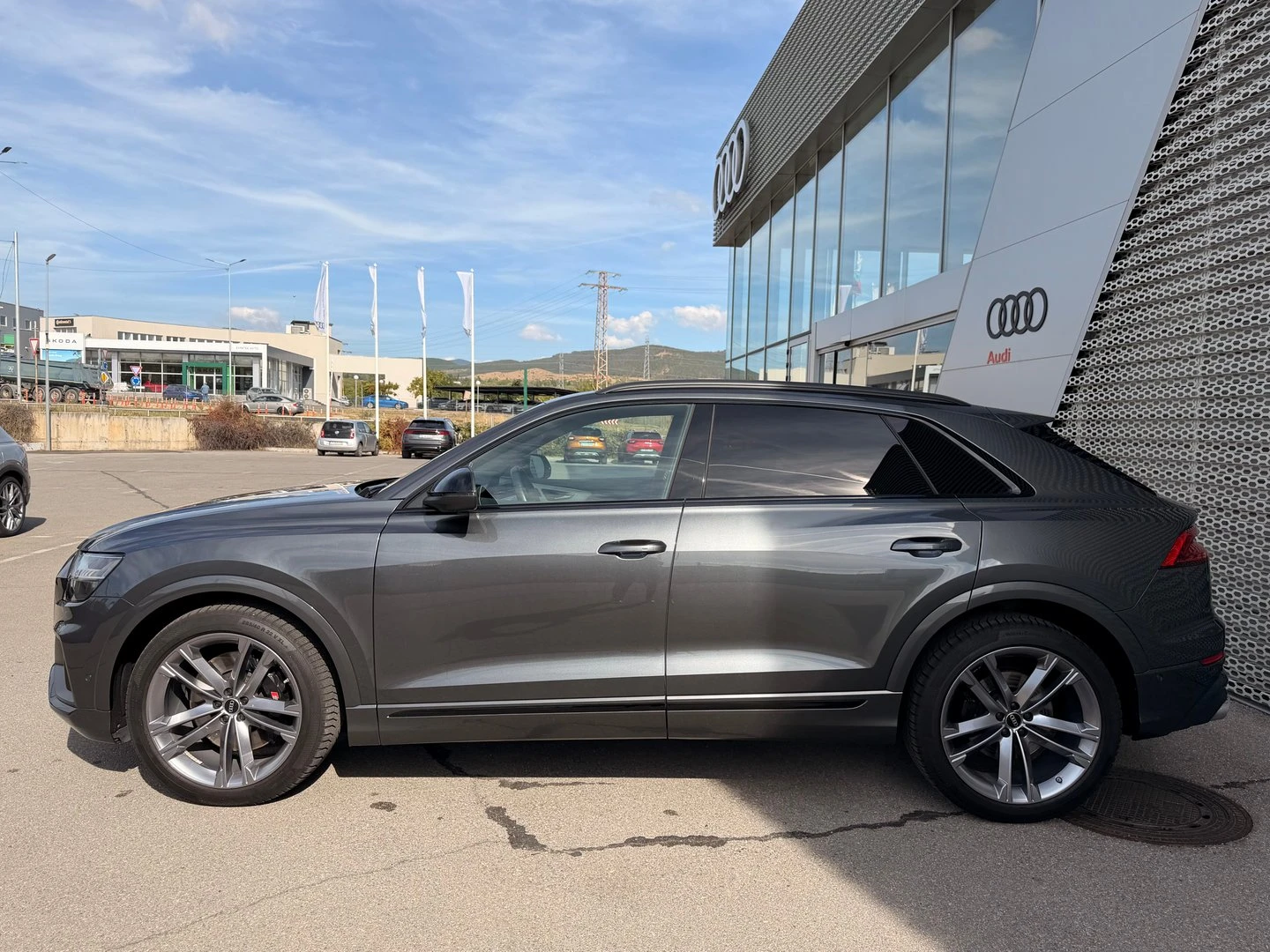 Audi SQ8, снимка 5 - Автомобили и джипове - 56421915
