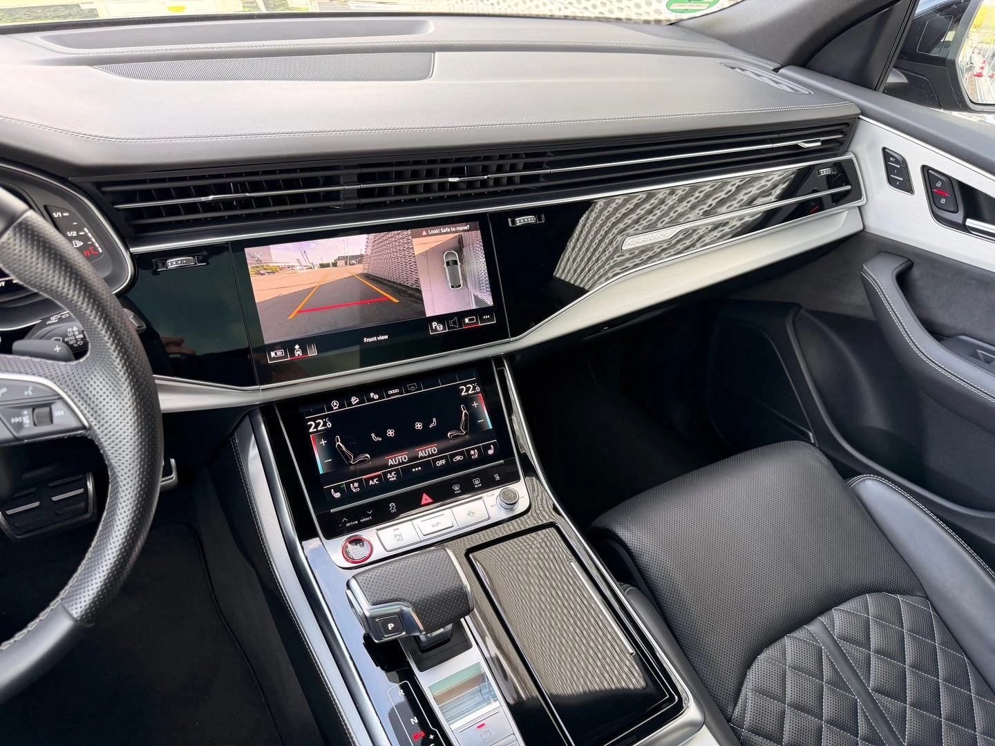 Audi SQ8, снимка 11 - Автомобили и джипове - 56421915