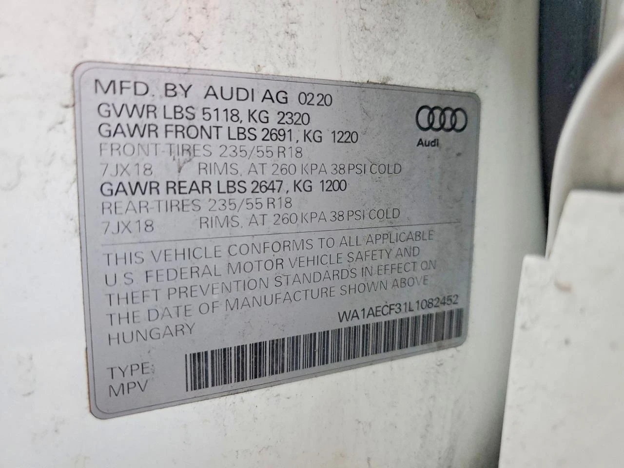 Audi Q3 2.0l Premium, снимка 13 - Автомобили и джипове - 56349477