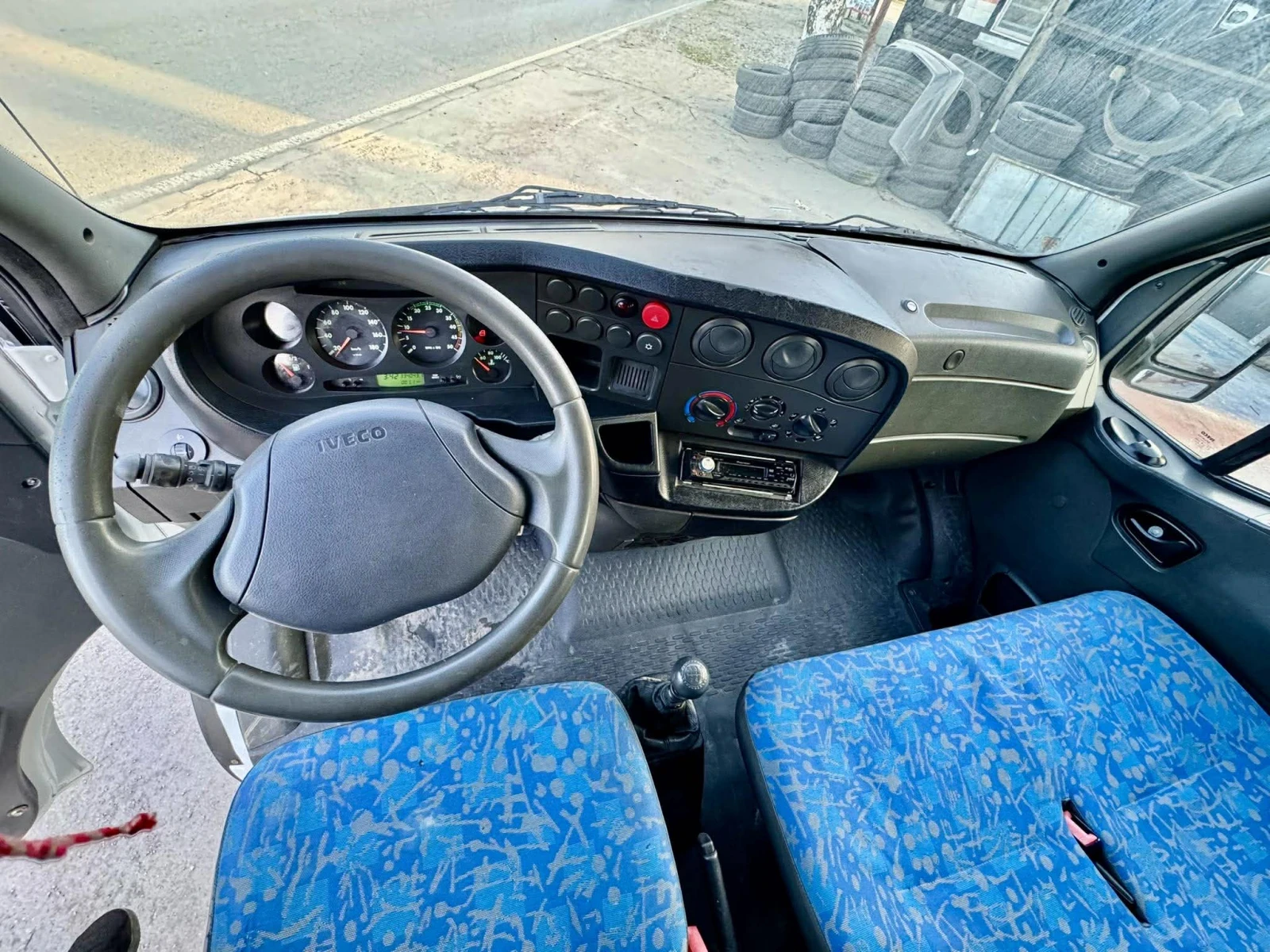 Iveco 35c13 КЛИМАТИК* ТРИСТРАНЕН САМОСВАЛ, снимка 8 - Бусове и автобуси - 53786456