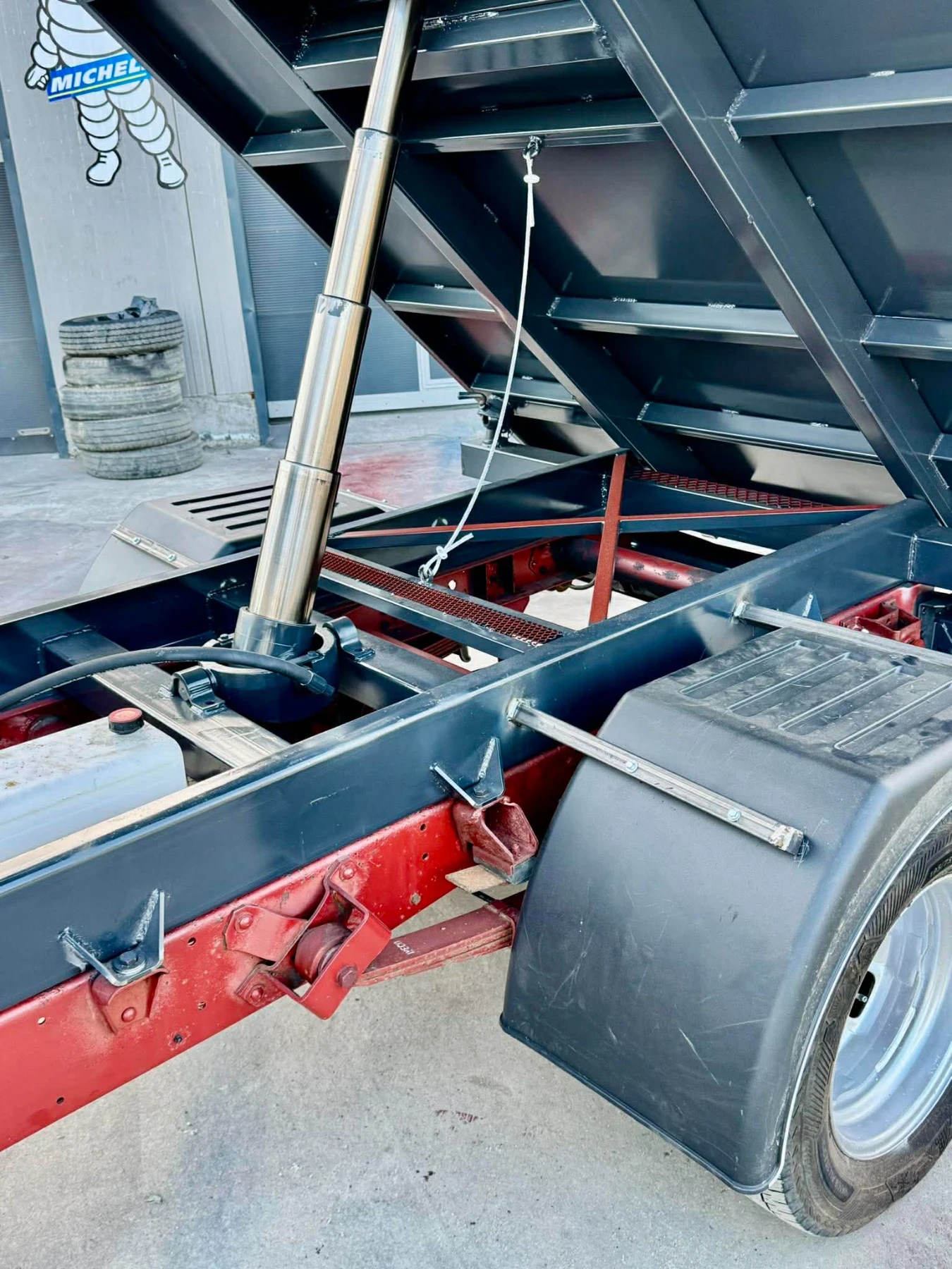 Iveco 35c13 КЛИМАТИК* ТРИСТРАНЕН САМОСВАЛ, снимка 6 - Бусове и автобуси - 53786456