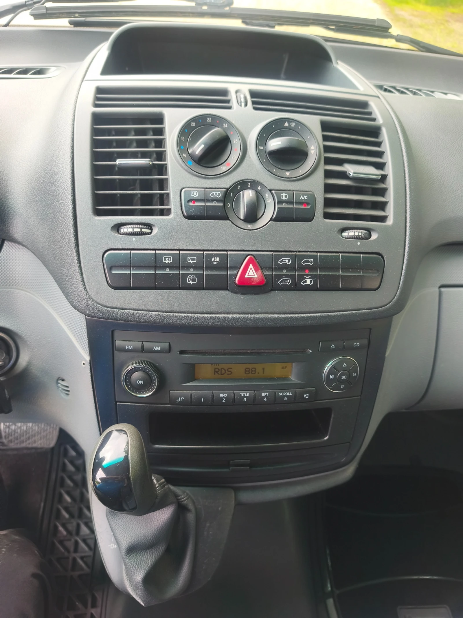 Mercedes-Benz Vito 115 CDI 4x4 MAXI, снимка 9 - Бусове и автобуси - 54651918