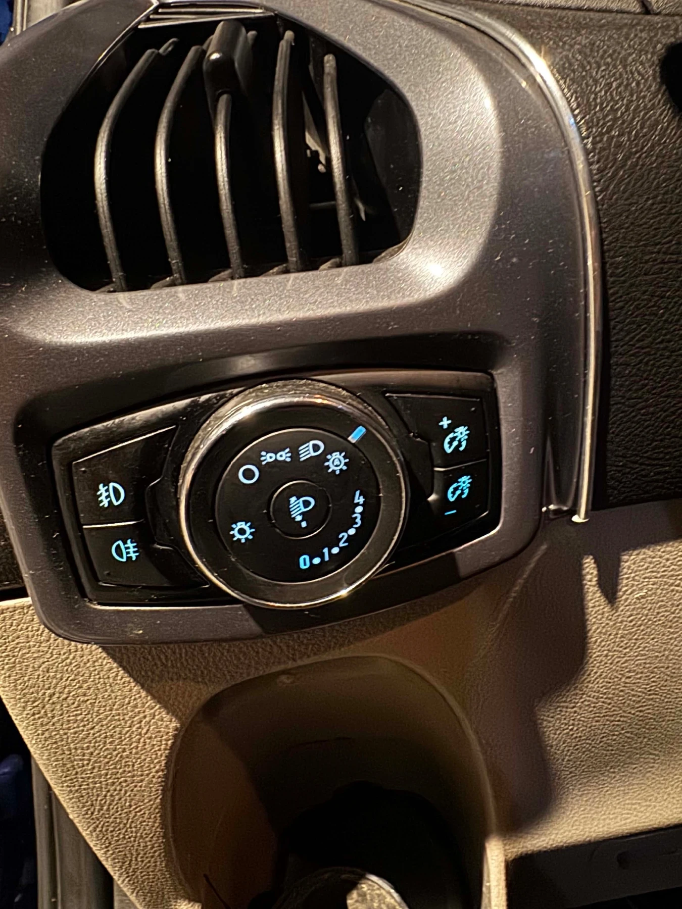 Ford Transit Custom 2.2, снимка 8 - Бусове и автобуси - 55465974