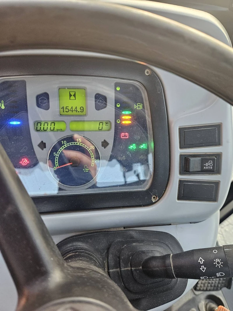 Трактор New Holland T4040F65, снимка 7 - Селскостопанска техника - 52394721