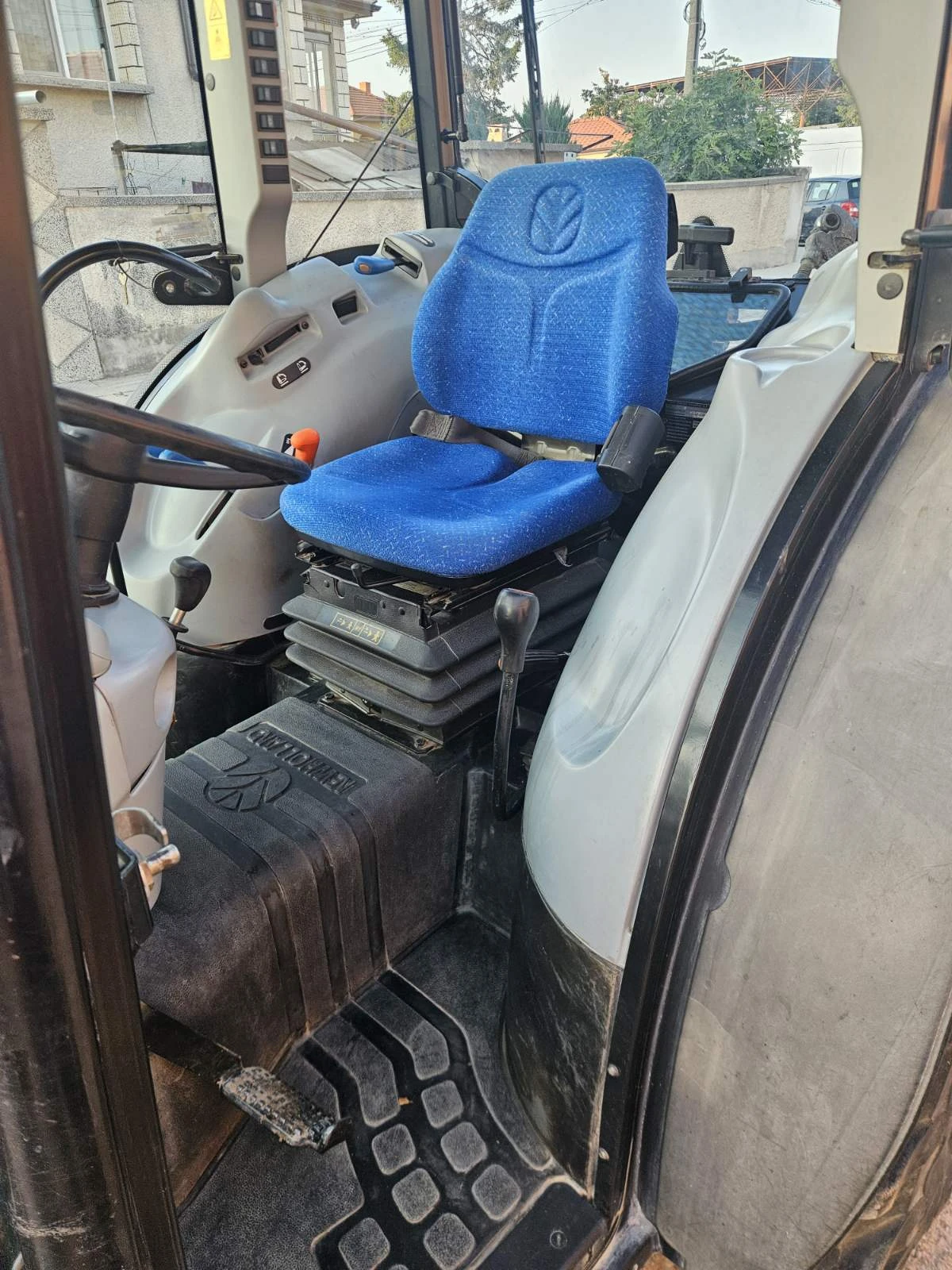  New Holland T4040F65 | Mobile.bg   6