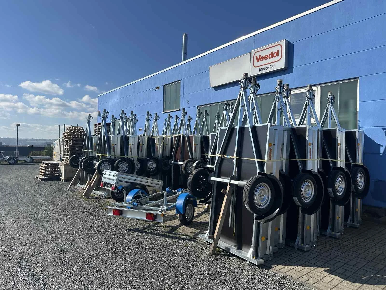   Neptun       750 | Mobile.bg   12