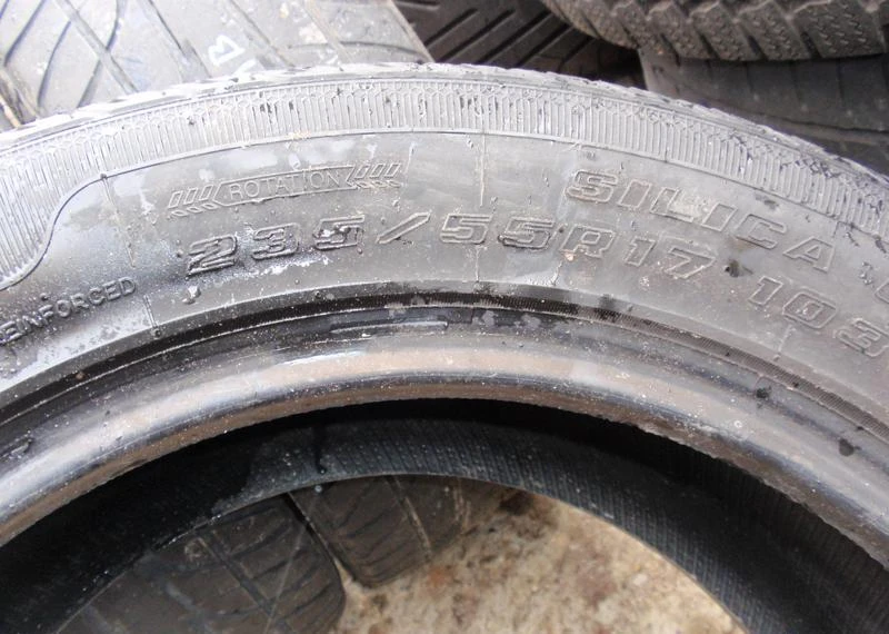 Гуми Всесезонни 235/55R17, снимка 4 - Гуми и джанти - 5257461