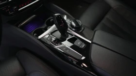 BMW 550 M xDrive ЦЕНА ДО БЪЛГАРИЯ АВТОКРЕДИТ, снимка 13