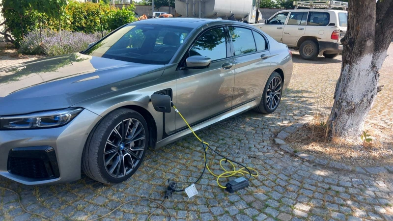 BMW 745, снимка 2 - Автомобили и джипове - 51928817