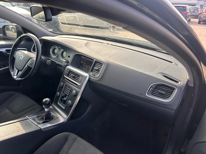 Volvo V60 1.6i NAVI EURO 5, снимка 10 - Автомобили и джипове - 52064946