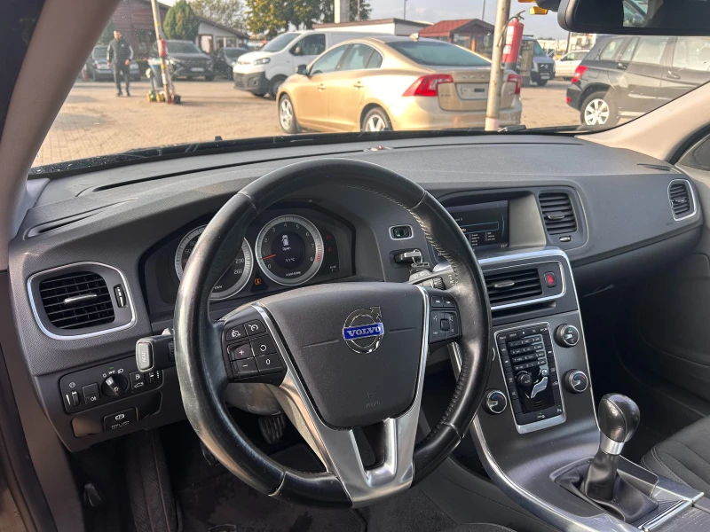 Volvo V60 1.6i NAVI EURO 5, снимка 11 - Автомобили и джипове - 52064946