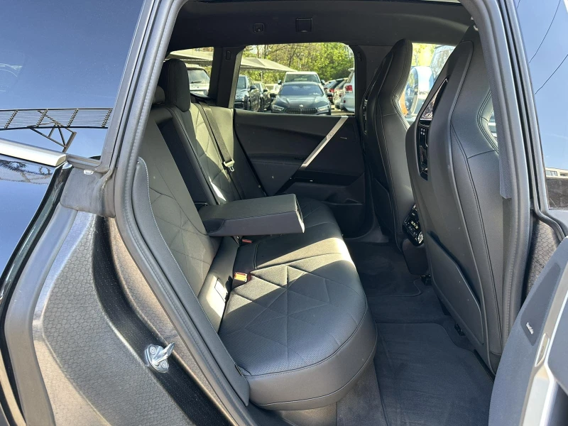 BMW iX 40 , снимка 14 - Автомобили и джипове - 52575221