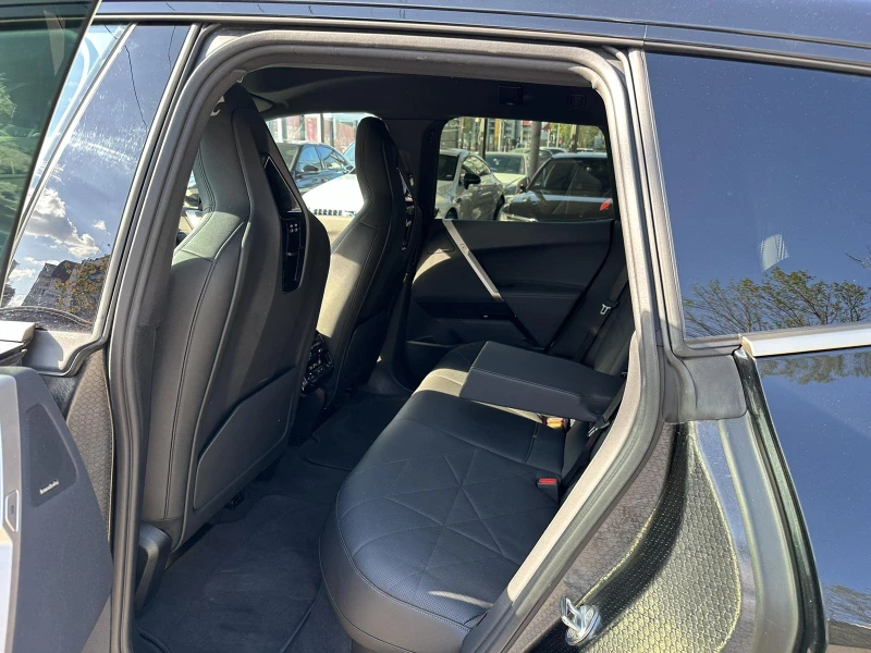 BMW iX 40 , снимка 15 - Автомобили и джипове - 52575221