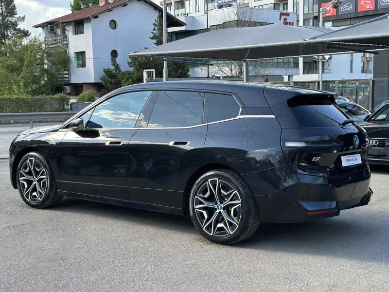 BMW iX 40 , снимка 3 - Автомобили и джипове - 52575221
