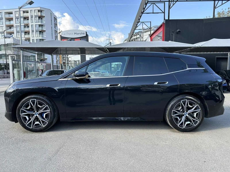 BMW iX 40 , снимка 2 - Автомобили и джипове - 52575221