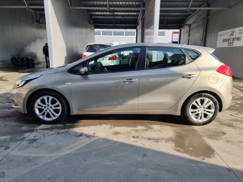Kia Ceed 1.4Д.90КС.6СКОРОСТИ, снимка 7 - Автомобили и джипове - 53007551
