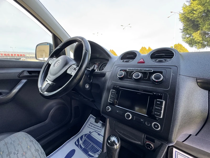 VW Caddy 1.6TDI Навигация, снимка 16 - Автомобили и джипове - 53028325