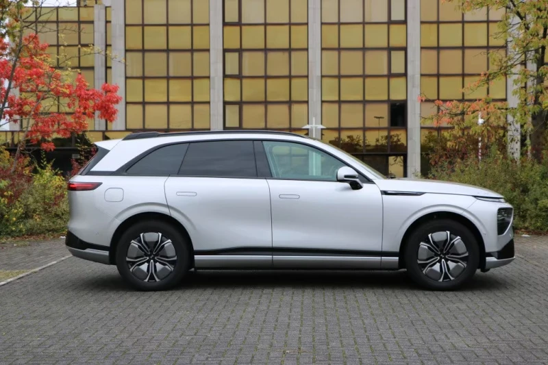 Xpeng G9 RWD Long Range, снимка 4 - Автомобили и джипове - 53218560