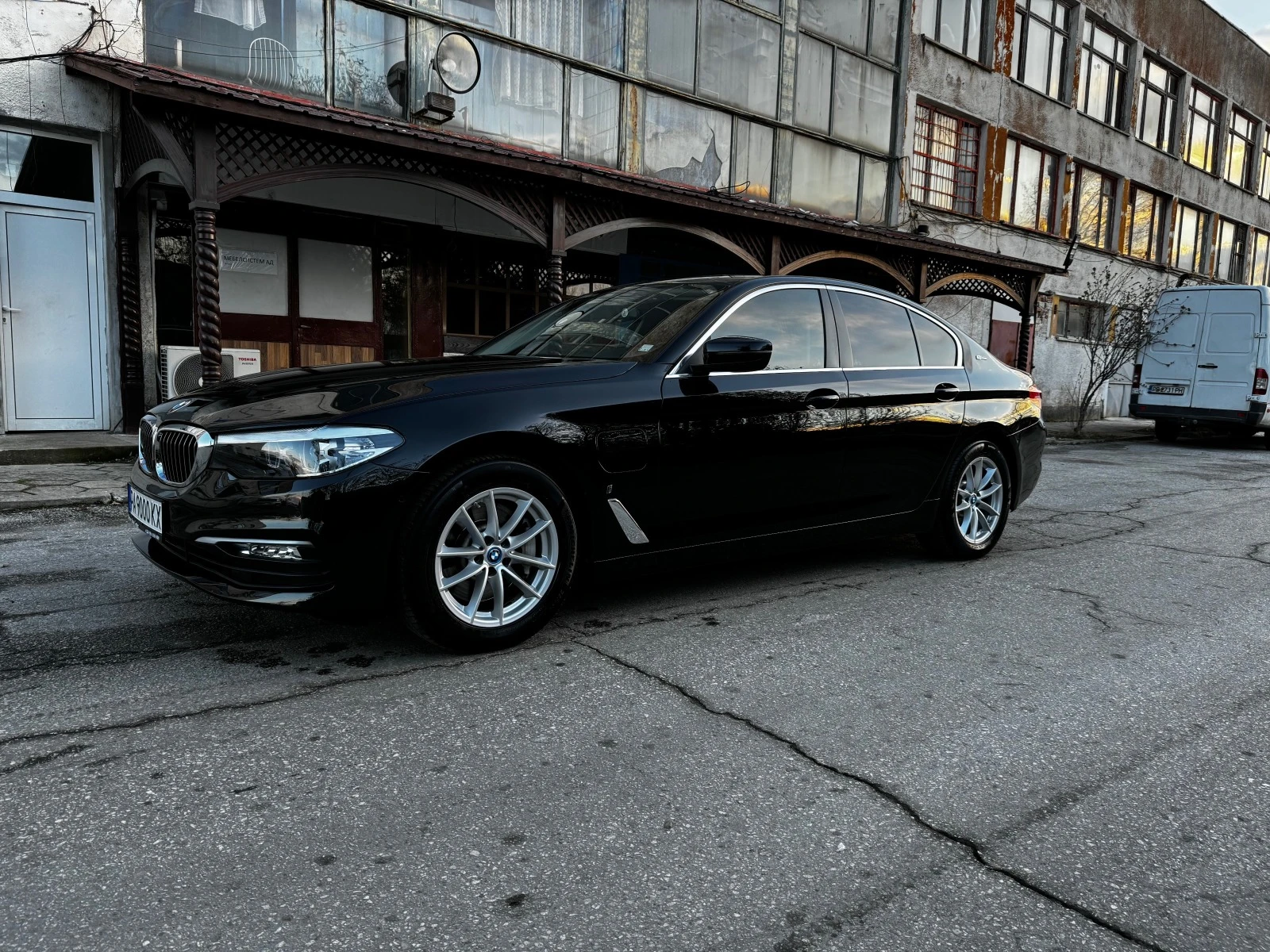 BMW 530E iPerformance E Drive - изображение 6