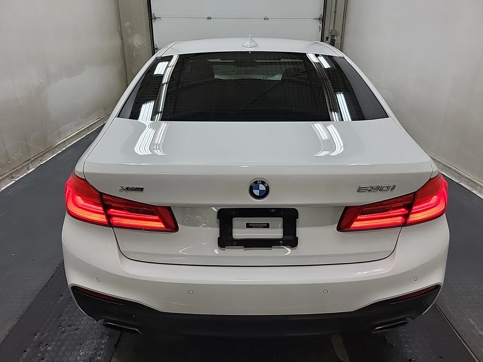 BMW 530 AWD * CARFAX * АвтоКредит * Цена до България*  - изображение 5