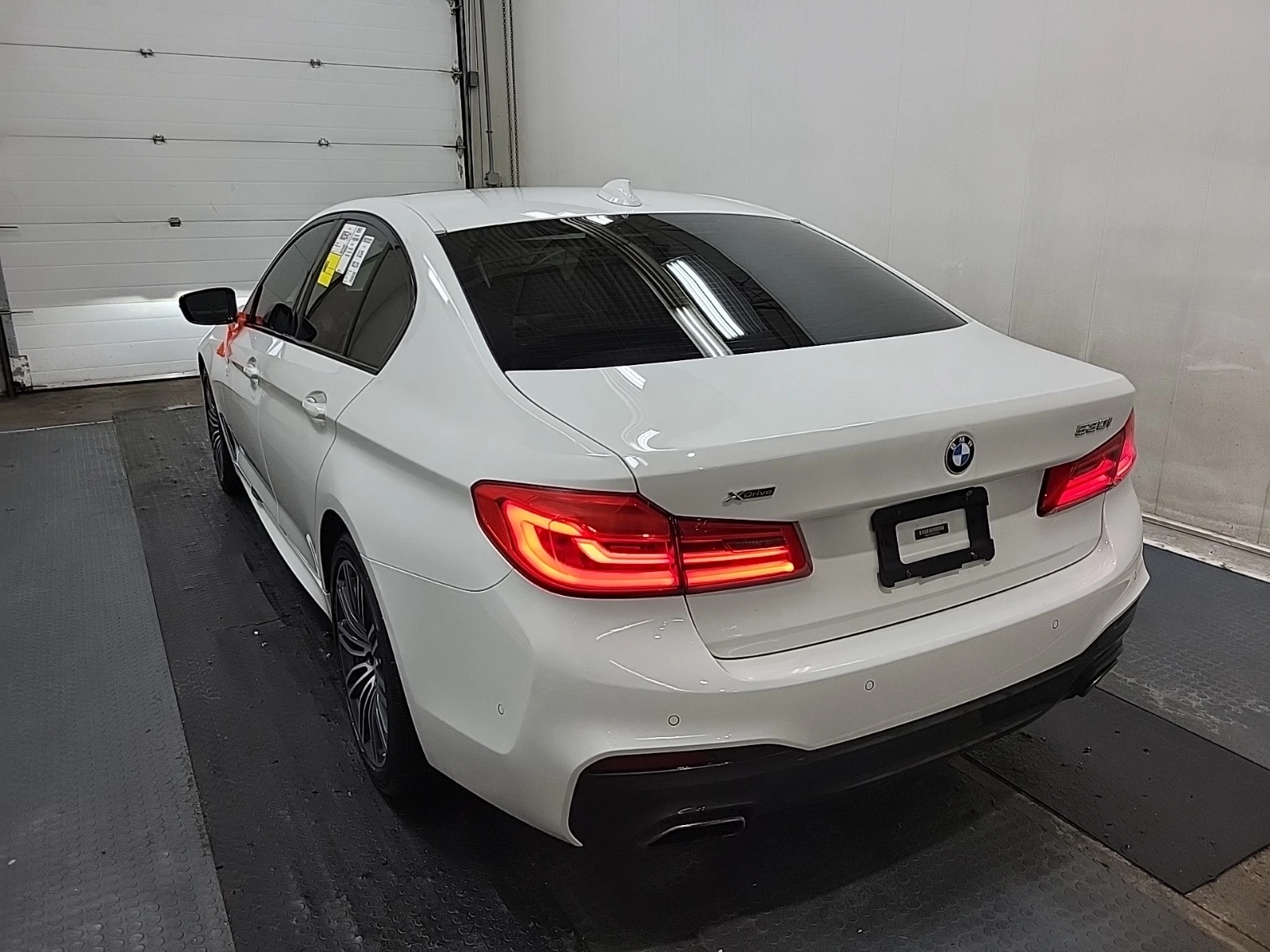 BMW 530 AWD * CARFAX * АвтоКредит * Цена до България*  - изображение 4